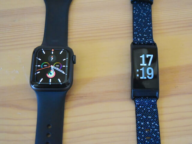 Fitbit vs Apple watch の主な違いは？ 