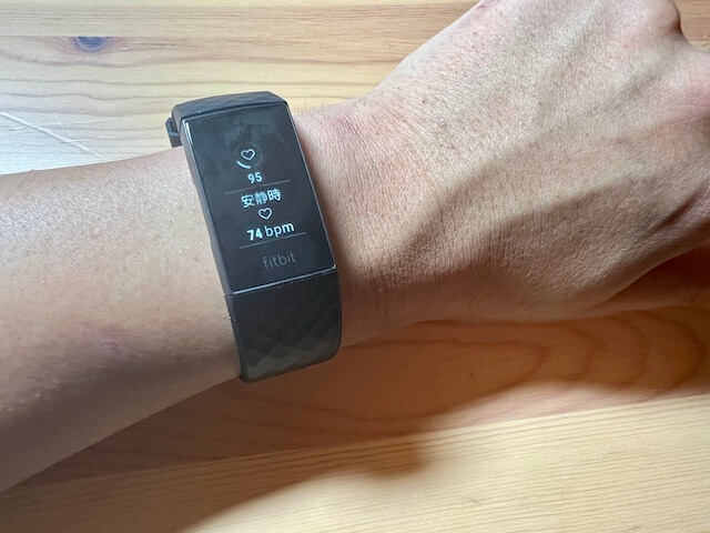 Fitbit charge4 心拍数